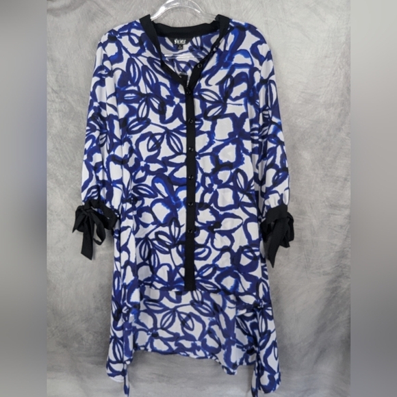 Investments Tops - Slim Factor Large NWT Tunic Blouse Blue/Black/White Button Down